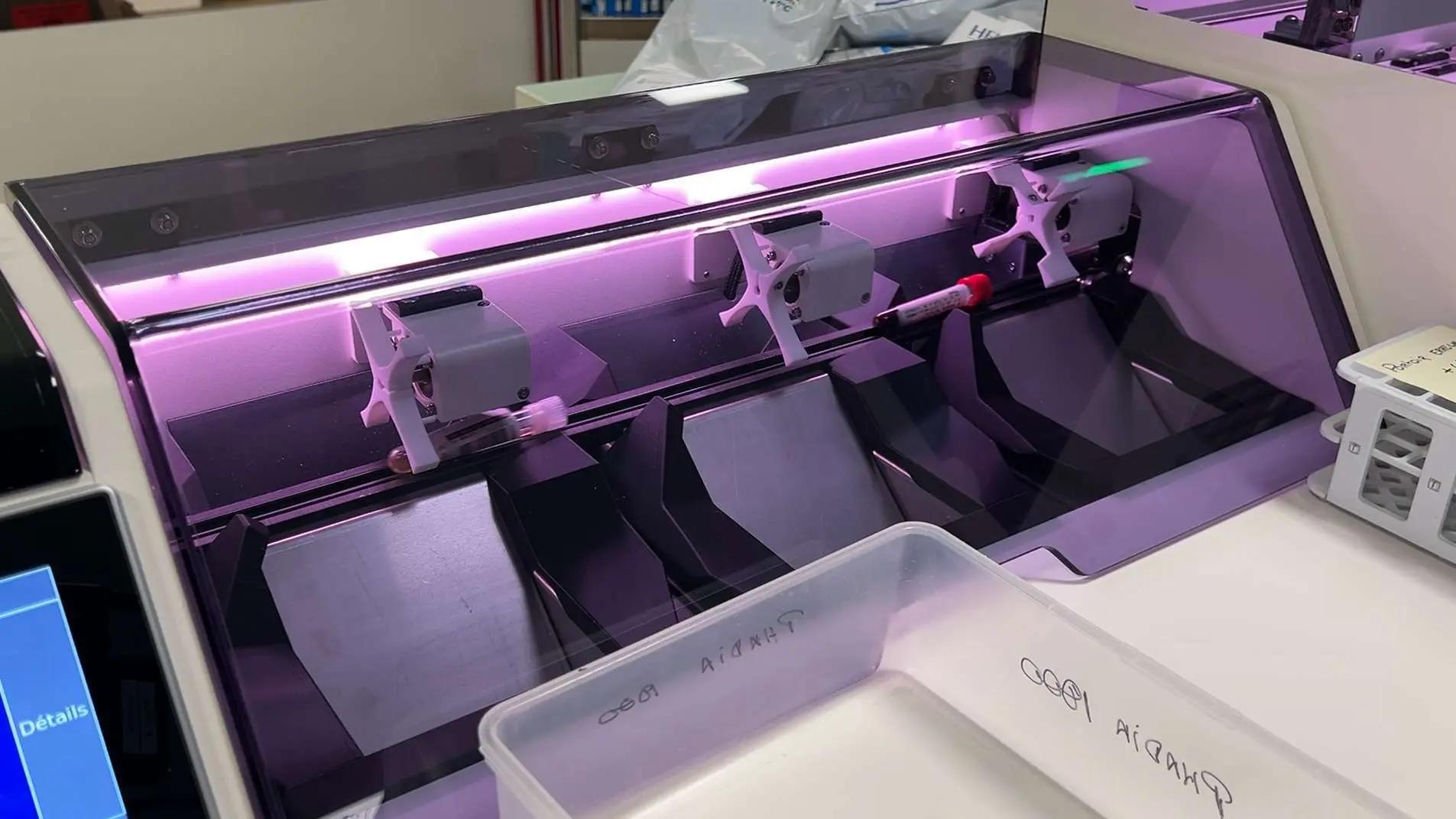 « Le tabac est la première source » : à Marseille, immersion dans le laboratoire qui traque le Cadmium, ce tueur silencieux